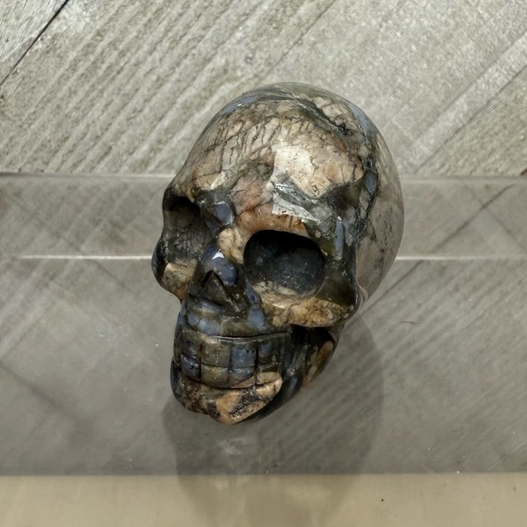 Que Sera Skull Crystal Stone Carving Figurine Statue - Picture 2 of 6